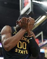 开云官方网站-库明加续约僵局：同届新秀多人获亿元合同 为何他被勇士冷落？