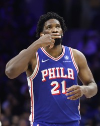 开云登录入口地址-实力逐渐回归！恩比德两分11中8&amp;8罚8中砍下27+8 失误7次有点多